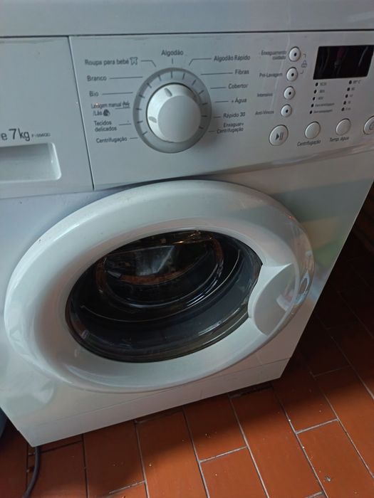 Máquina LG 7kg semi nova