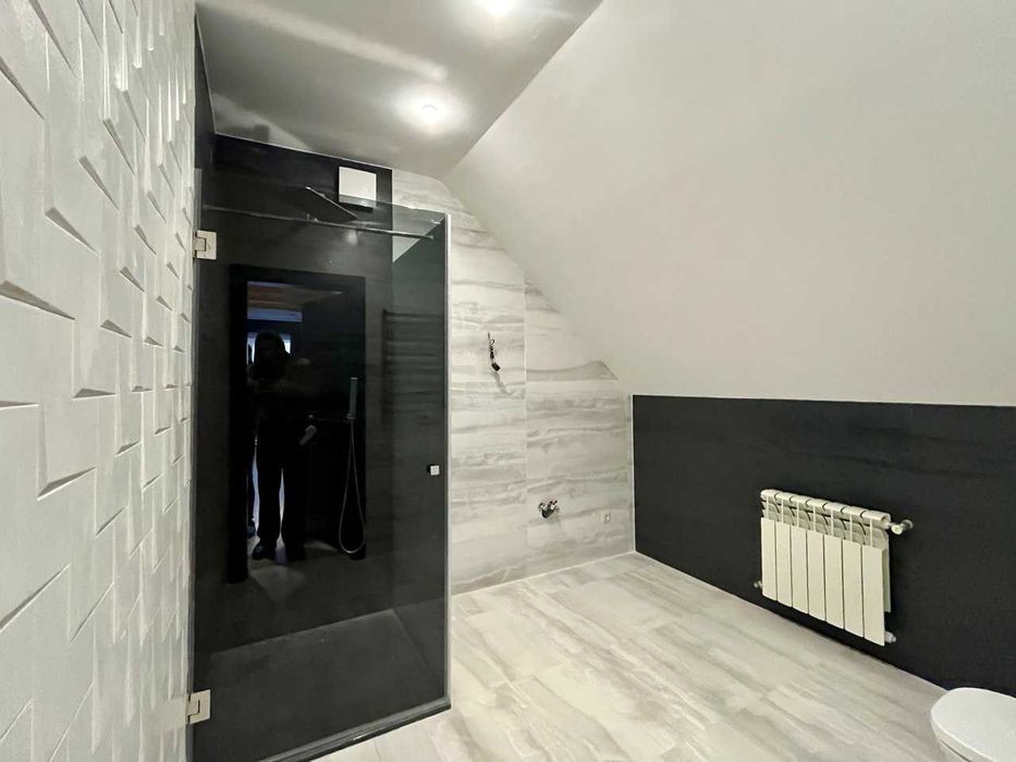 !!!Гарна пропозиція. Продаж будинку на два входи по вул.Квітневій