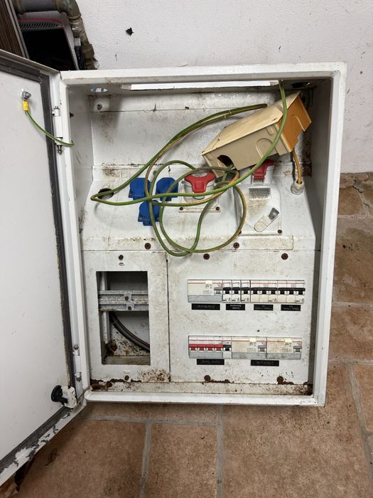 Quadro eletrico usado