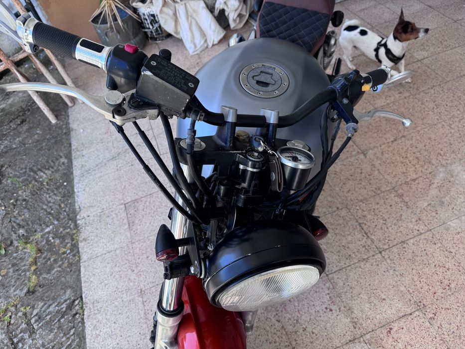 Susuki GSX750 café racer