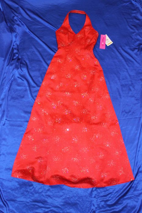 Платья для девочки размер 42 - 44 новое и б/у в идеале