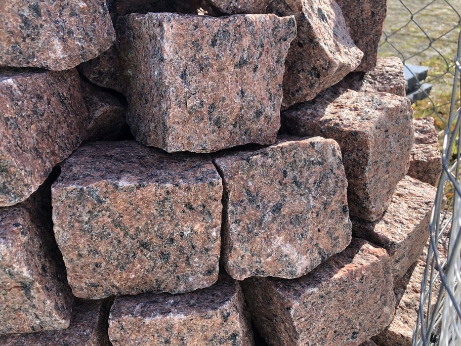 Kostka granitowa Czerwona 4/6 lub 8/11 Vanga brukowa kamień