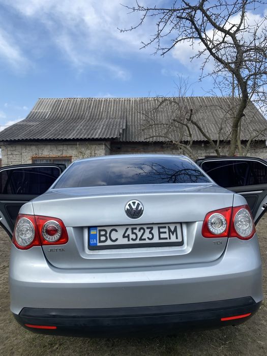 Wolkswagen jetta 2006 1,9 tdi led оптика, carplay.