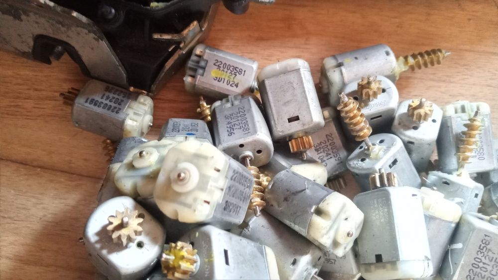 Моторчик замка мерседес багажника