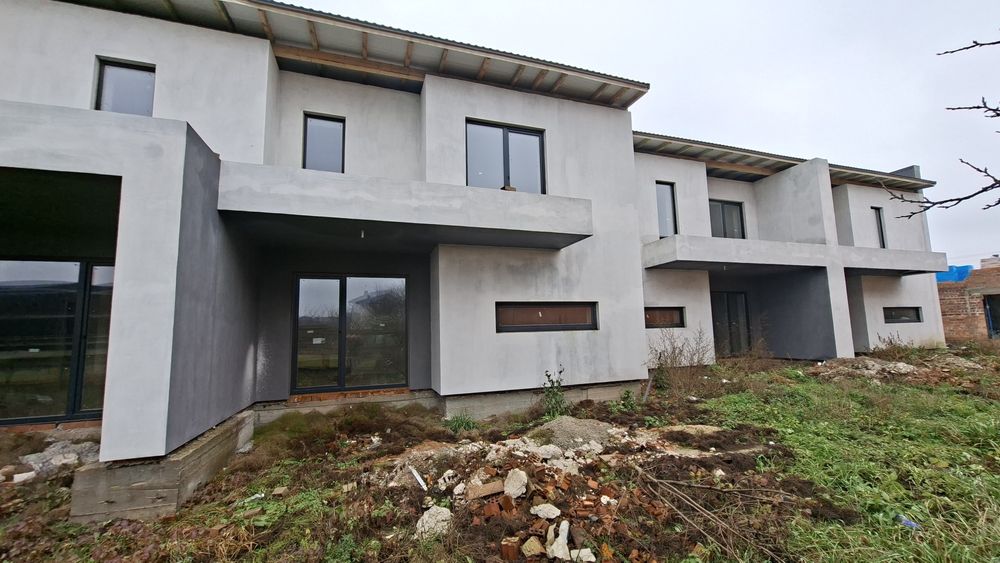 Продаж Таунхаус 145м². Ділянка 2сот. Готовий до ремонту. Комунікації