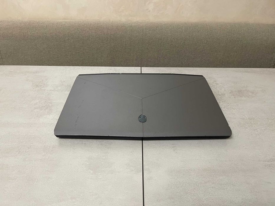 Ігровий ноутбук Dell Alienware 17/17,3"/i7-8750H/16GB/1TB/RTX 2070 8GB