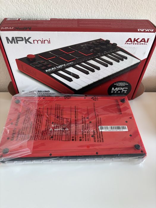 Akai Professional MPK Mini MK3  Teclado Controlador MIDI usb 25 Teclas  Novo