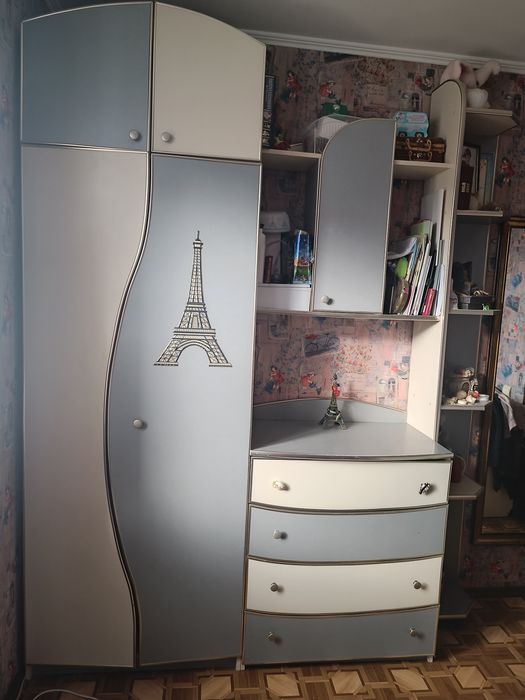 Продаю мебель в належному стані