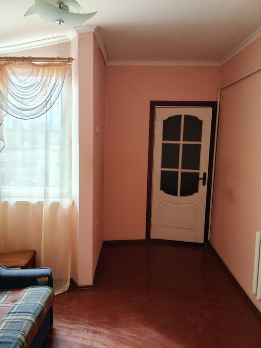 Продаємо половину великого будинку