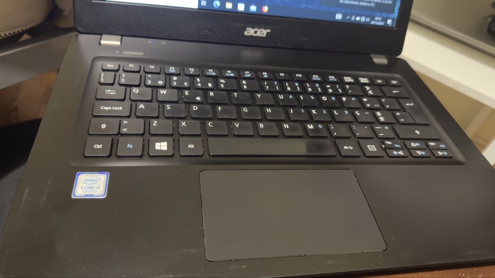 Acer TravelMate P238‑G2-M com Intel i5‑7200U e 8 GB de RAM