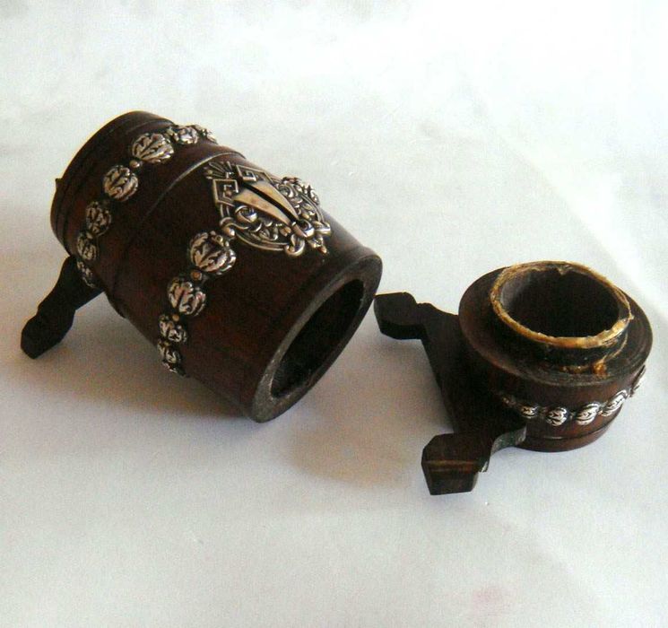 Mealheiro em Prata e Madeira Pau Santo em forma de Pipo