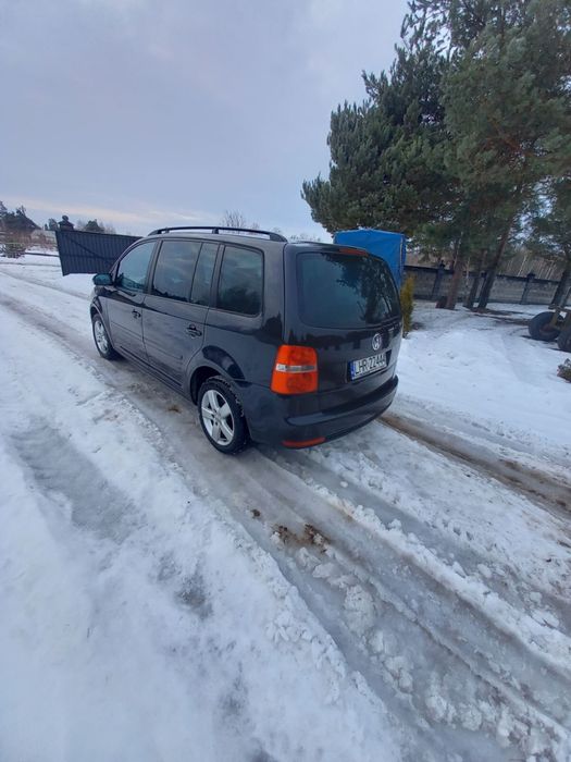 Тоуран 2.0 103 кіловати, коробка автомат.