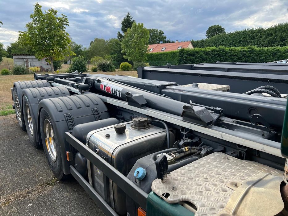 Scania R580 V8 8x4 tridem