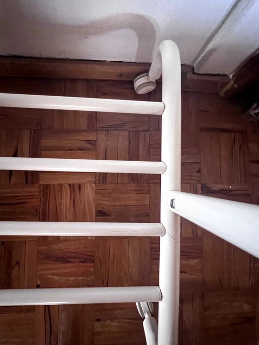Suporte para cabides - branco metal