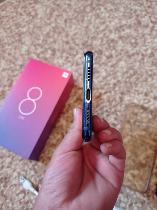 Xiaomi mi 8 lite 4/64 gb. Snapdragon 660