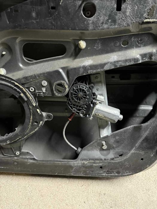 Porta Lado Esquerdo Peugeot 206 3 portas AMAÇADA de 2004