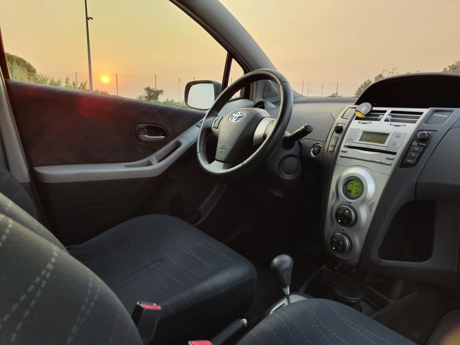 Toyota Yaris caixa automática full extras