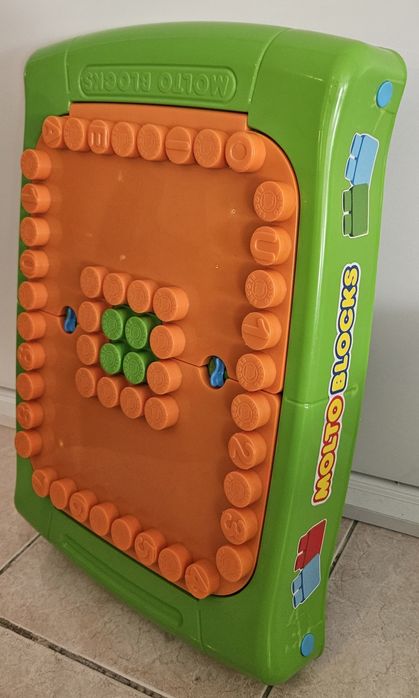 Mesa de atividades - Molto Blocks e blocos de construção