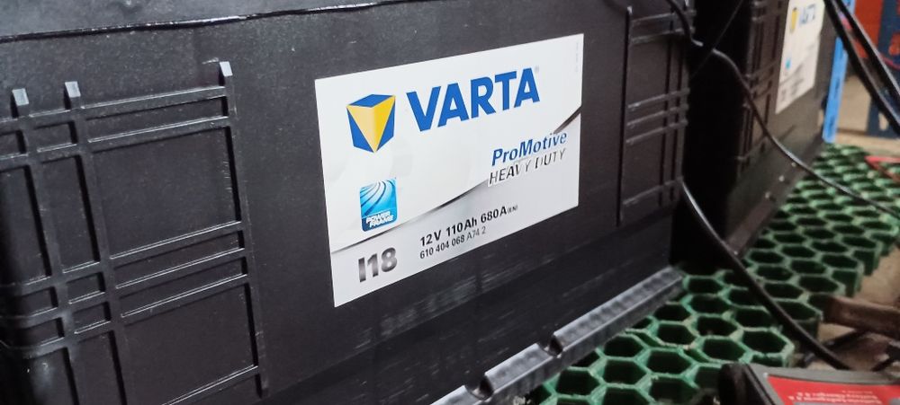Baterias auto BARCOS e MÁQUINAS varta  i 18