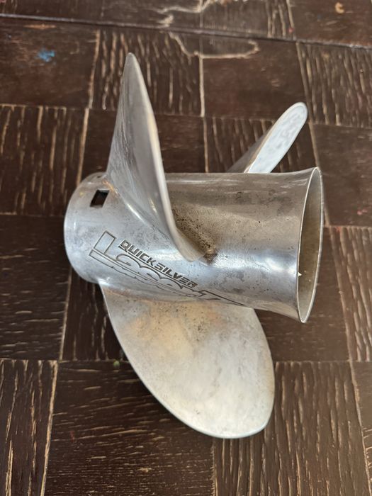 Śruba stalowa Quicksilver