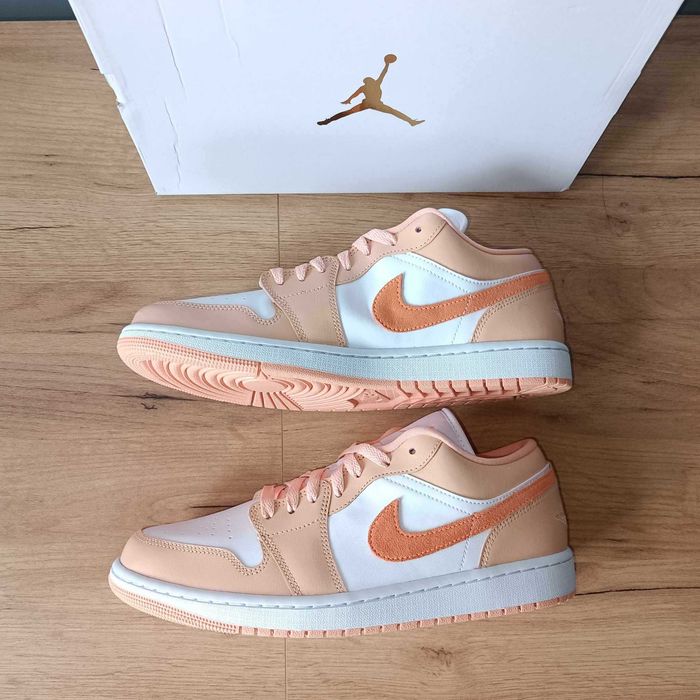 WMNS Air Jordan 1 Low r. 44,5 (29 cm) Sunset Haze/Bright Citrus