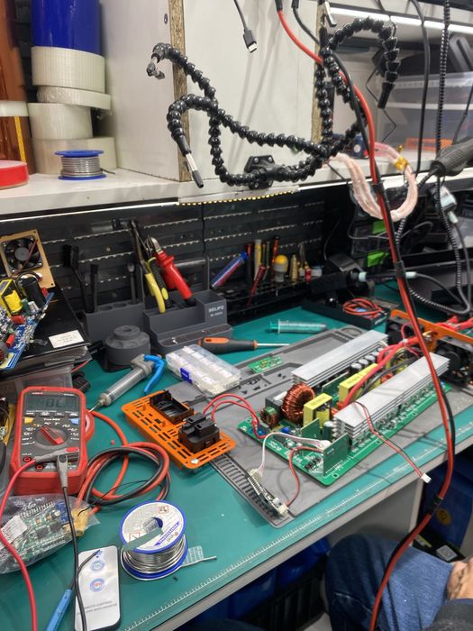 Ремонт інверторів та джерел безперебійного живлення (ДБЖ):