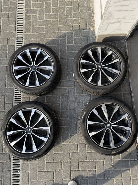 Komplet kół 17" Hyundai + Opony Pirelli Cinturato P1