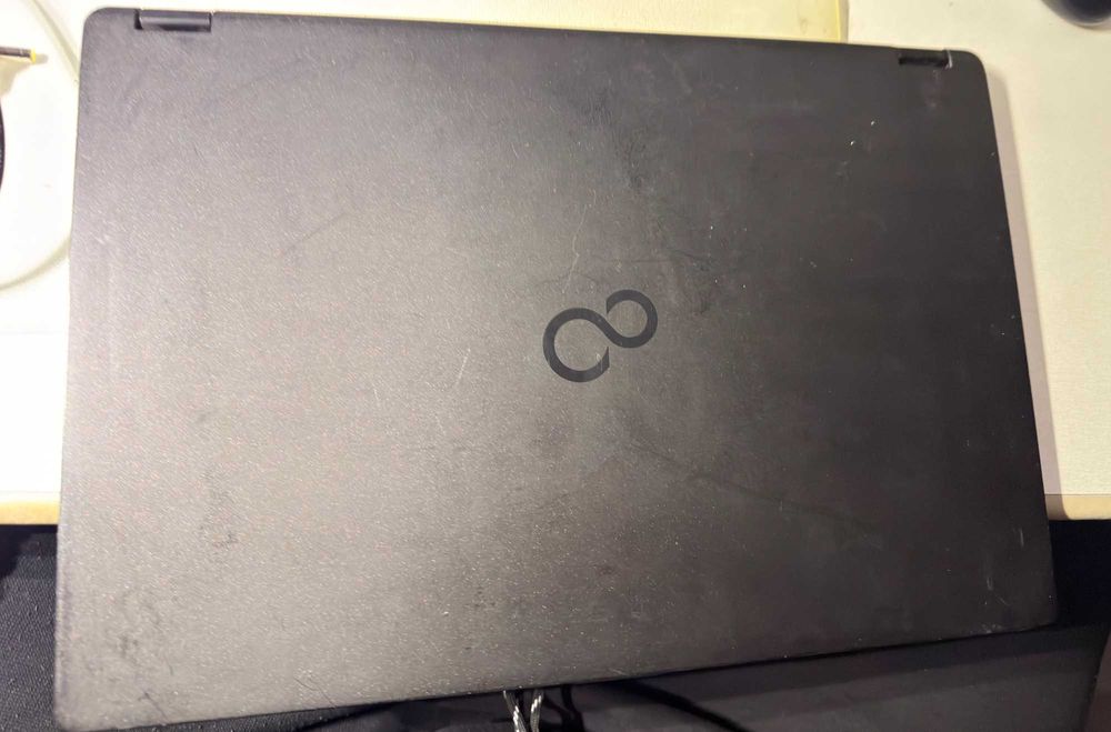 Fujitsu LifeBook U757 Avariado p/Peças