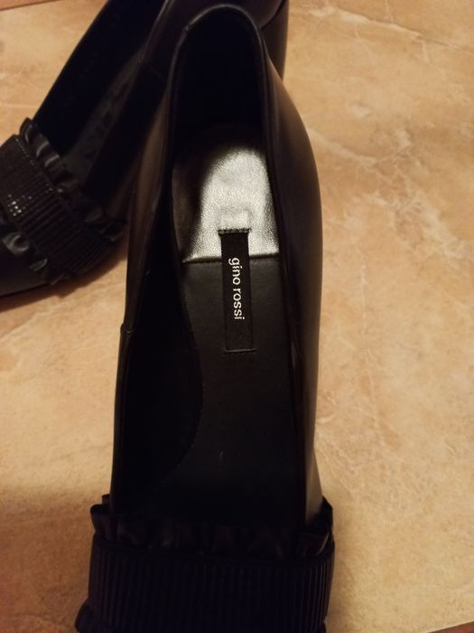 Półbuty Gino Rossi