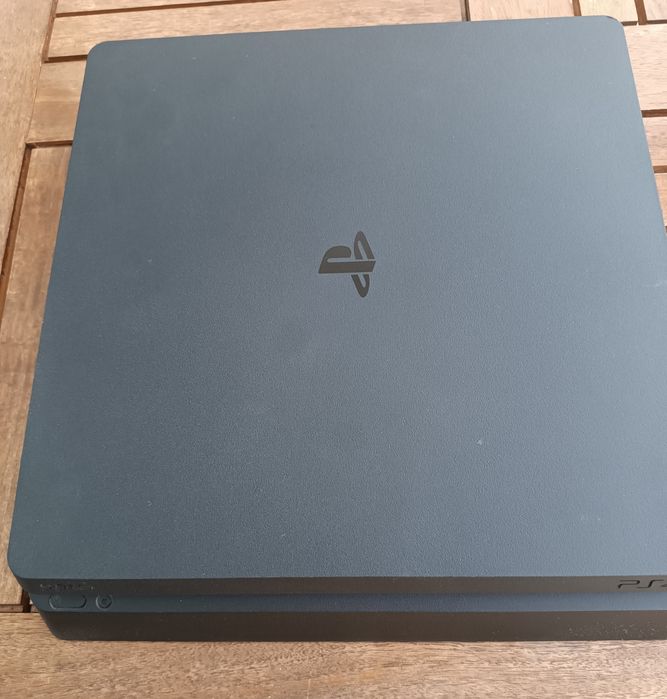 PS4 SLIM  1TB / FarCry 5