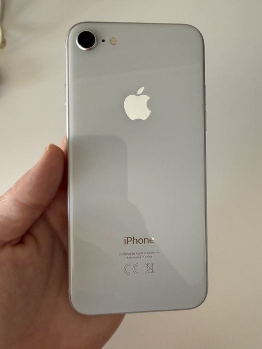 iPhone 8 64GB branco com acessórios