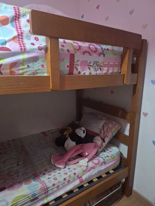 cama beliche com colchões