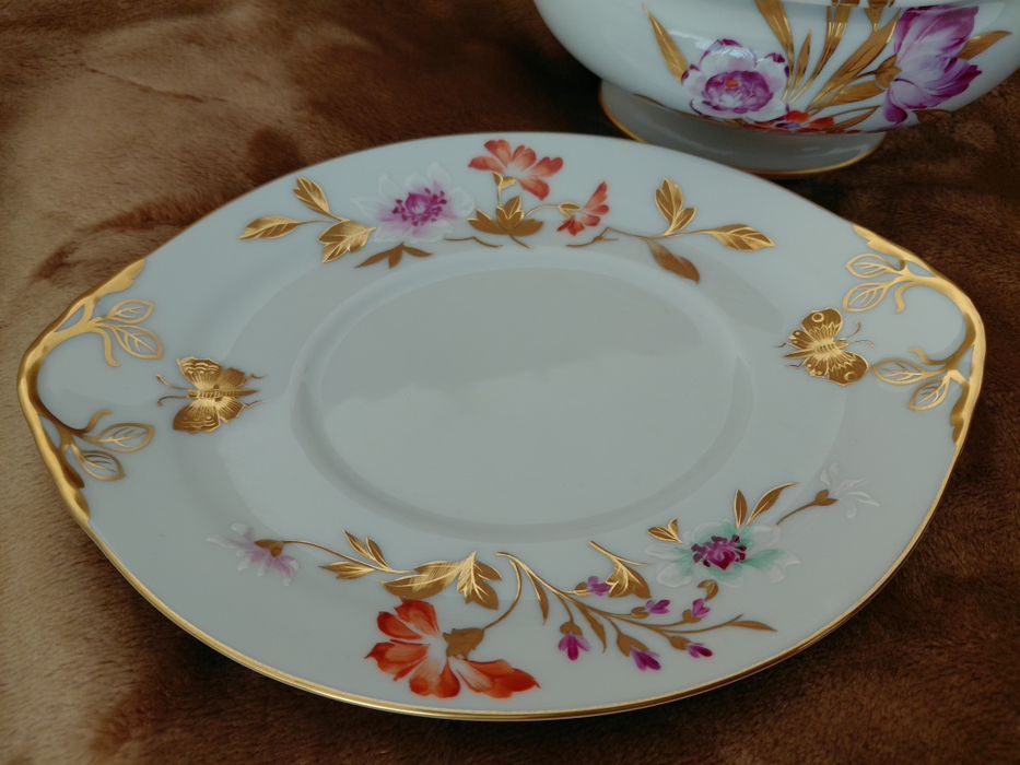 Vista Alegre Terrina Pequena com prato apresentador