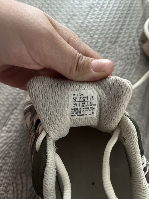 Кросівки asics 38