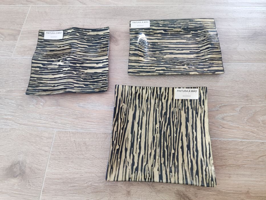 3 Pratos decorativos com pintura á mão
