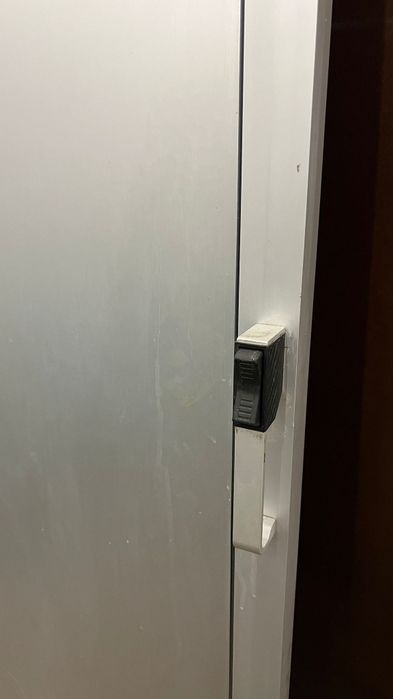 Porta de correr usada.