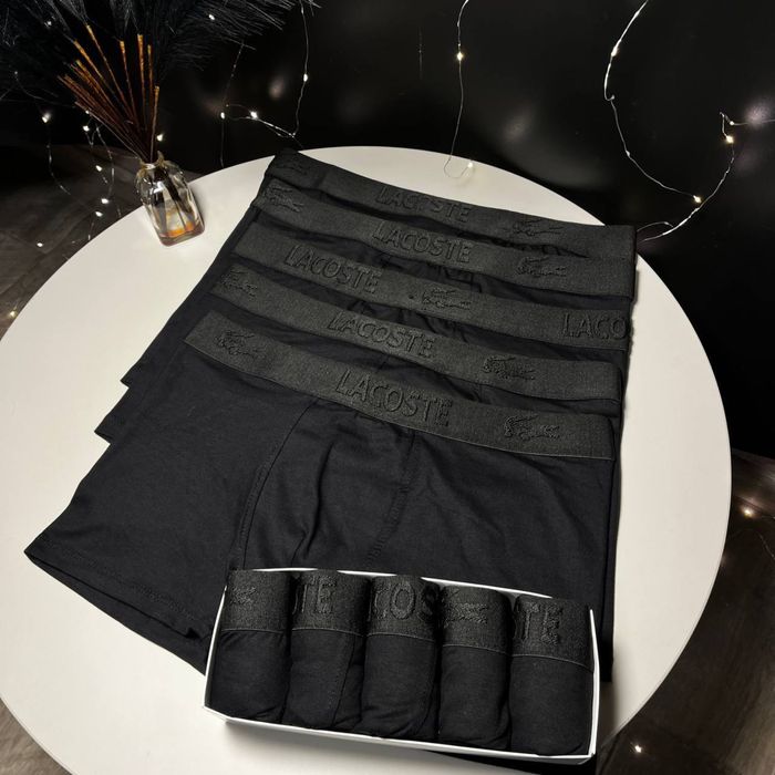 Труси Lacoste.
