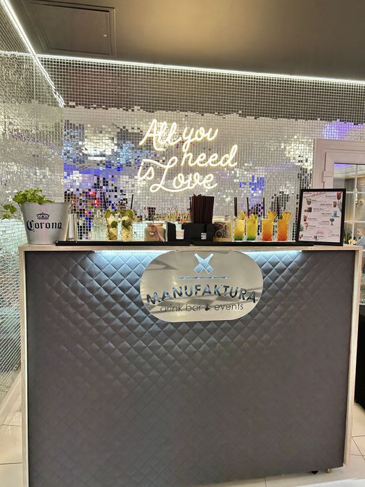 Mobilny BAR Drink bar BARMAN FOTObudka Ciężki dym napisy LOVE