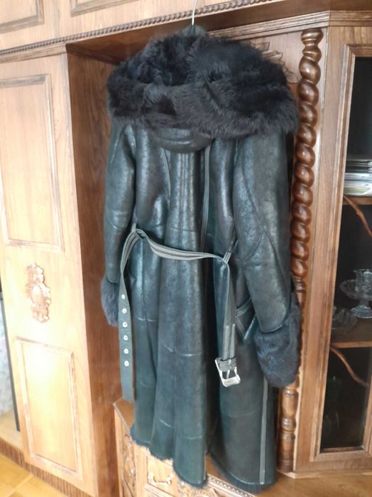 Kożuch damski czarny krysztalek