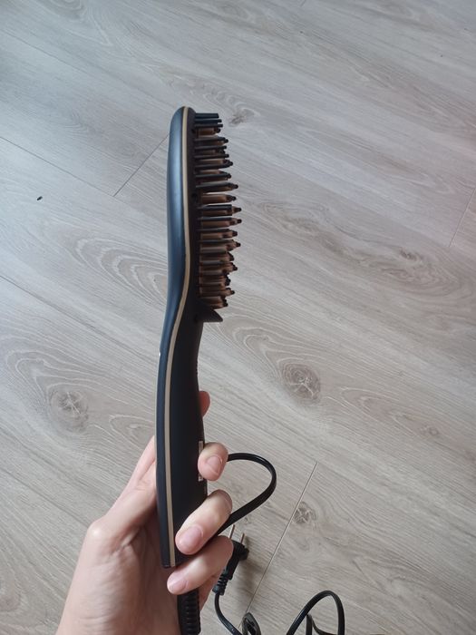 Щітка-випрямляч  Ardesto