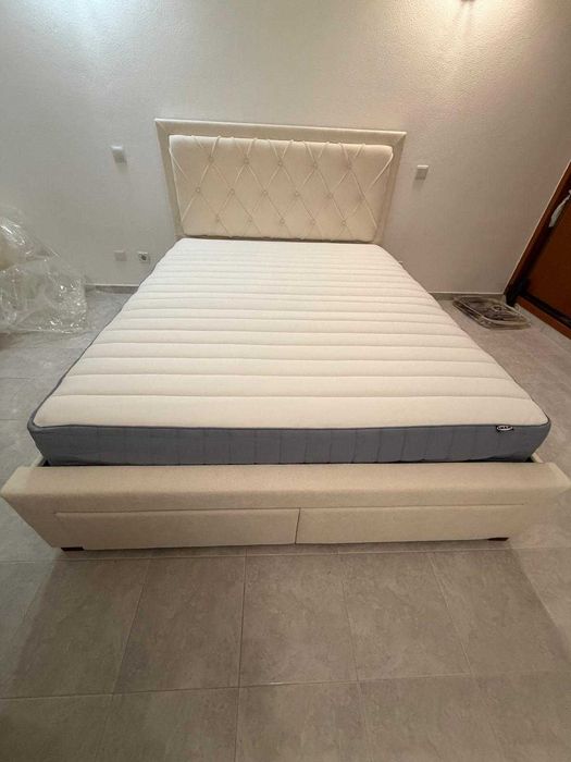 Cama de casal branca com 4 gavetas 160 x 200 cm com 1 mês