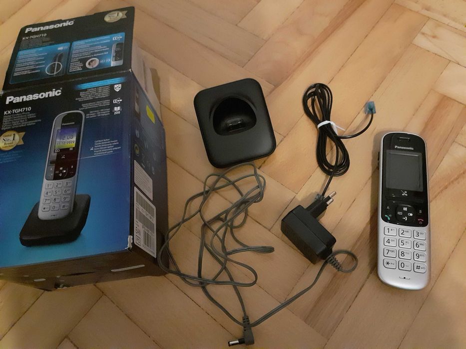 Telefon Panasonic KX-TGH710