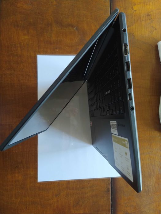 Portátil Asus VivoBook excelente ecrã OLED 15.6" RAM 16GB Disco 1TB. Na garantia Como novo, Muito boas prestações. Windows 11 original