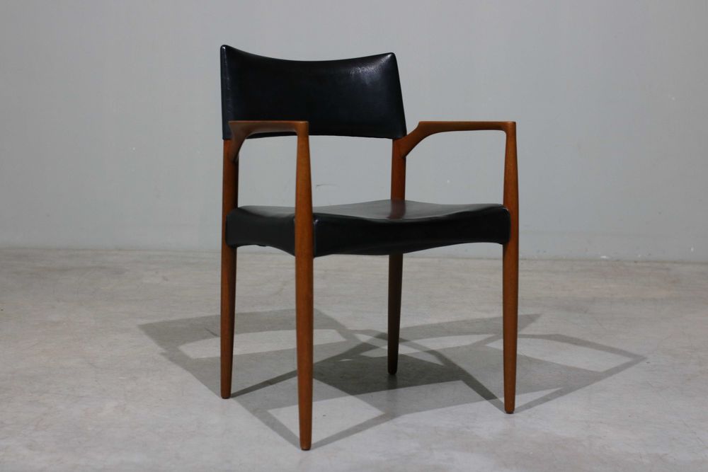 Cadeirão E. Larsen & A. B Madsen em teca | Design Interiores