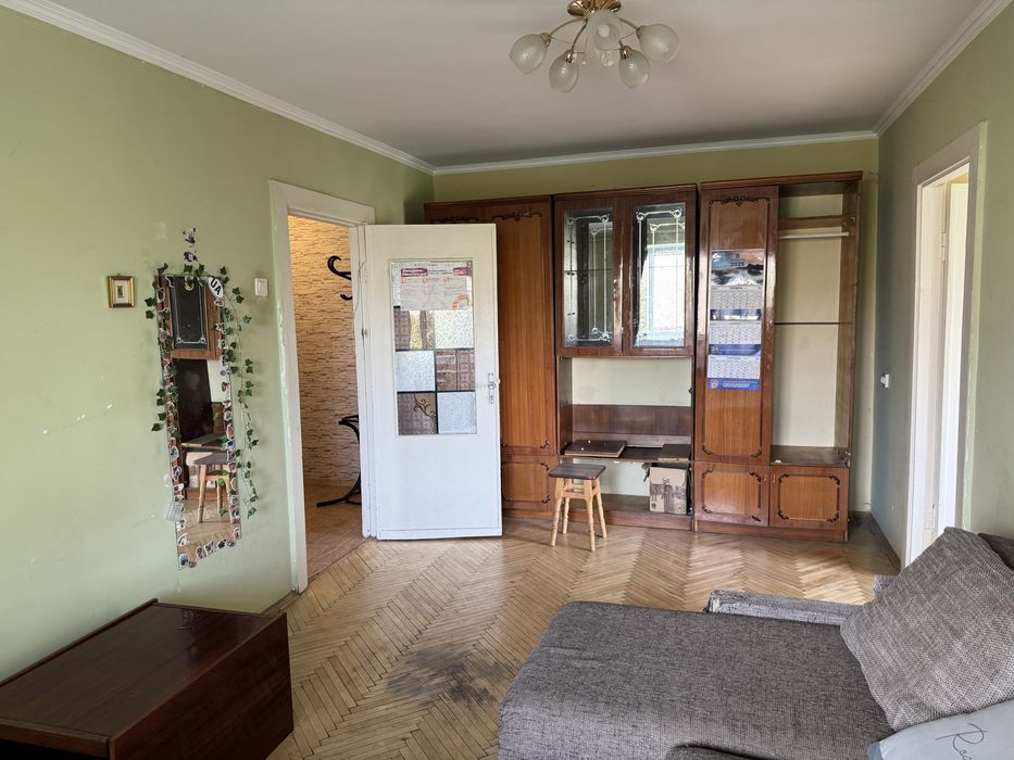 Продаж 2 кімнатної квартири по вул. В. Великого 5