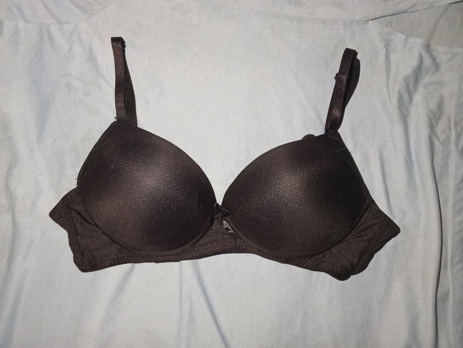 Бюстгальтер чорний 42/95 (push-up)