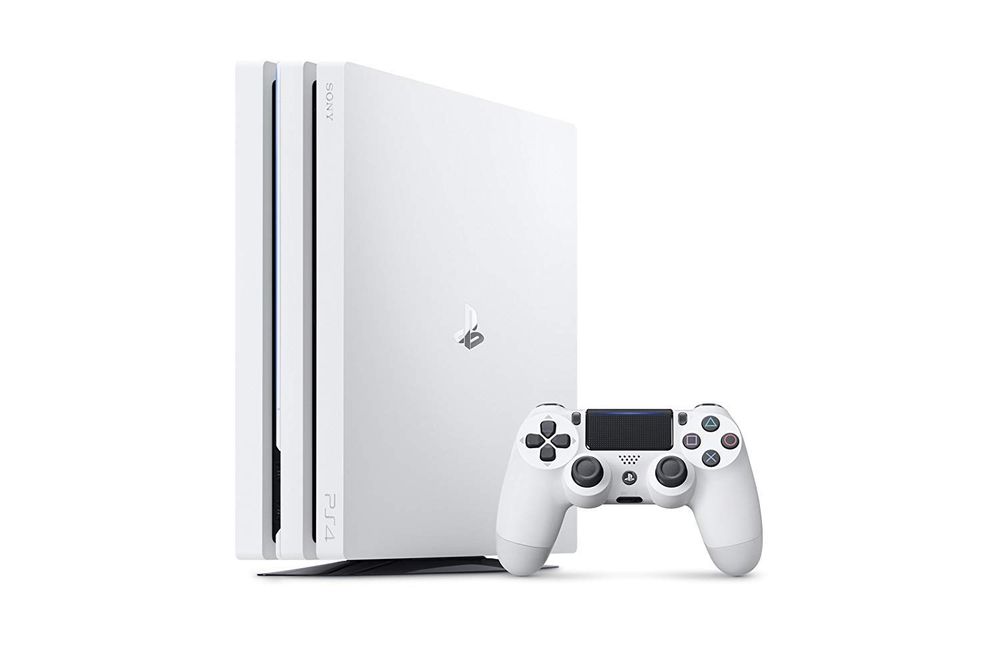 Ps 4 pro 1 Tb + два геймпада
