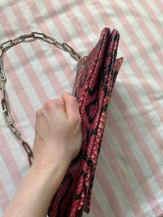 Mała bordowa torebka wężowa skórka panterka na łańcuszku