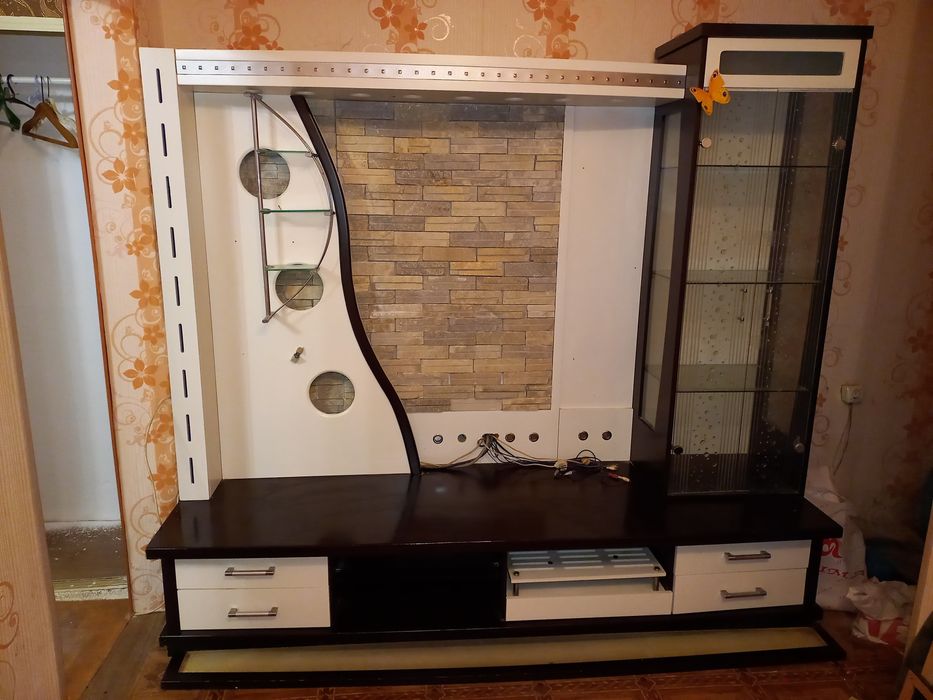 Продам Стенку для Телевизора