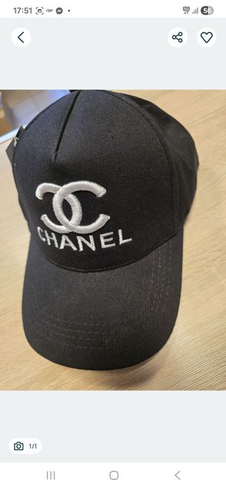 Czapka czarna z daszkiem